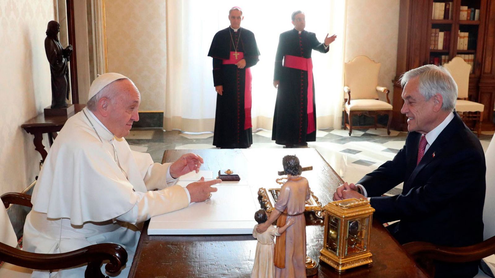 El papa se ha reunido con el presidente de Chile, Sebastián Piñera