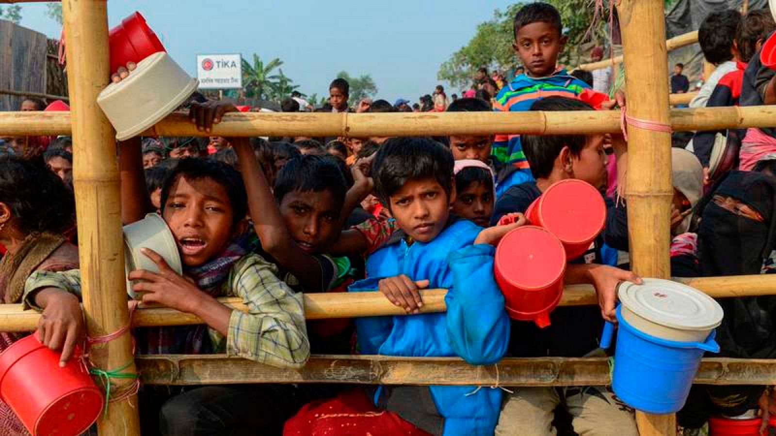 Niños rohinyás, en un campo de refugiados en Bangladesh
