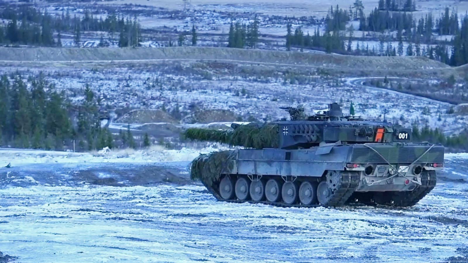 Un tanque Leopard II del Ejército de Alemania, durante las maniobras de la OTAN "Trident Juncture 2018".