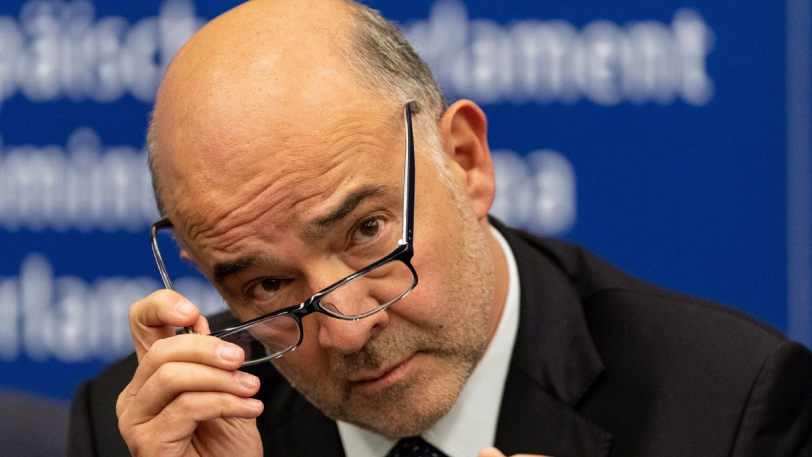 El comisario europeo de Asuntos Económicos, Pierre Moscovici, durante una rueda de prensa en el Parlamento de Estrasburgo