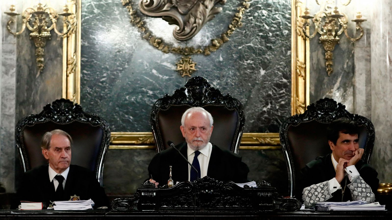 Los magistrados del Tribunal Supremo al inicio de la vista por los recursos presentados por Artur Mas.