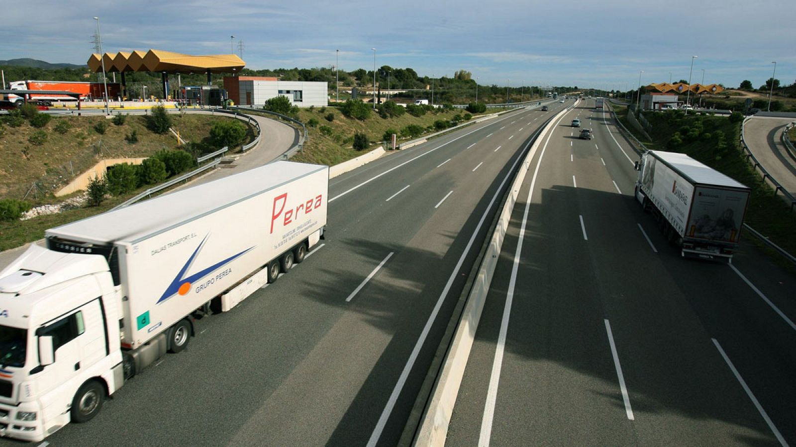 Los camiones podrían ser obligados a circular por las autopistas de peaje