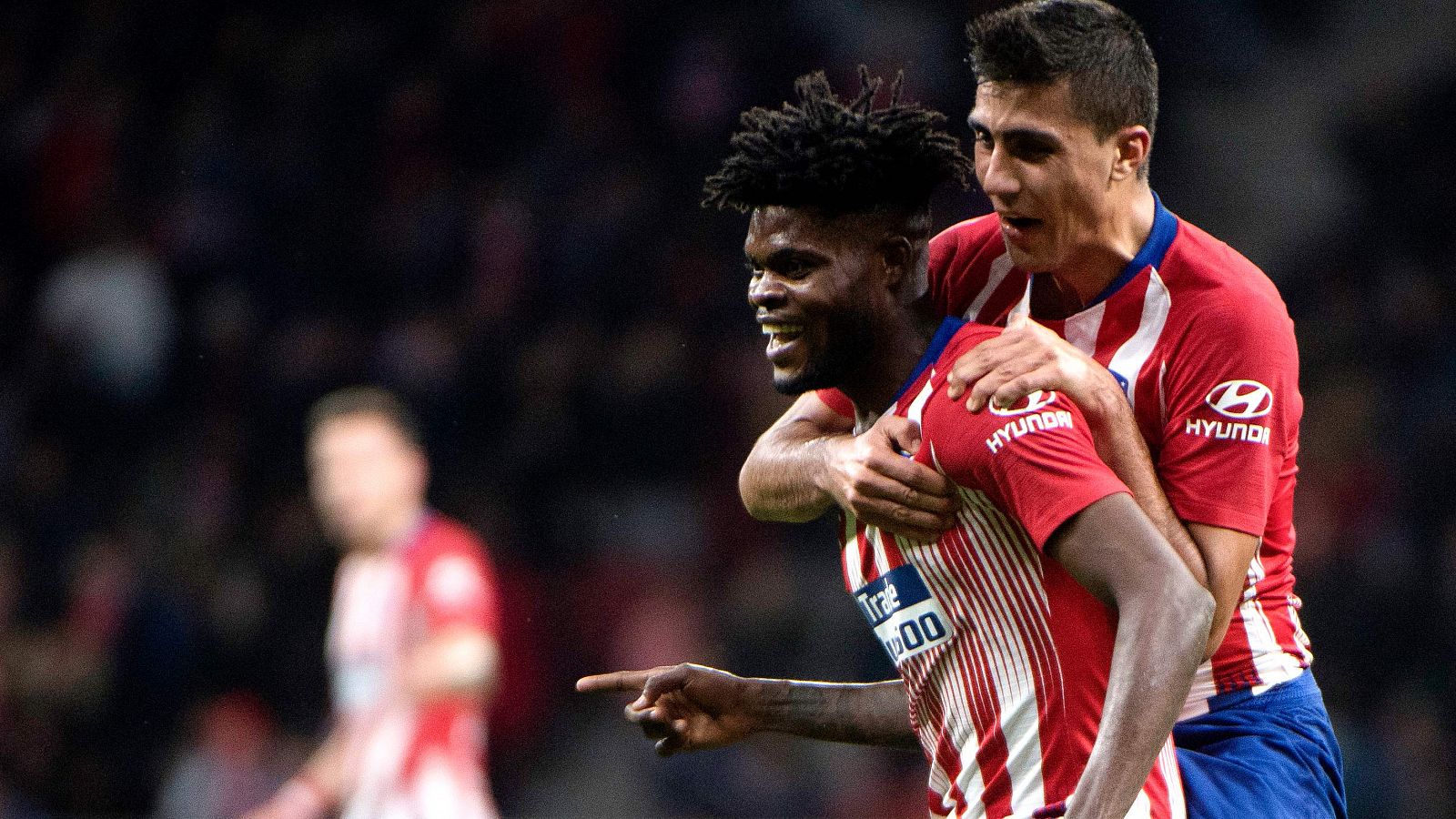 Thomas Partey (i) y Rodri Hernández (d) celebran uno de los dos goles.