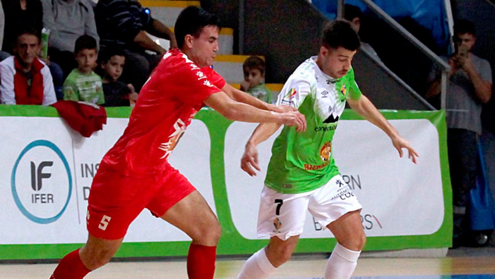 El Palma Futsal recupera el liderato tras golear al Naturpelle