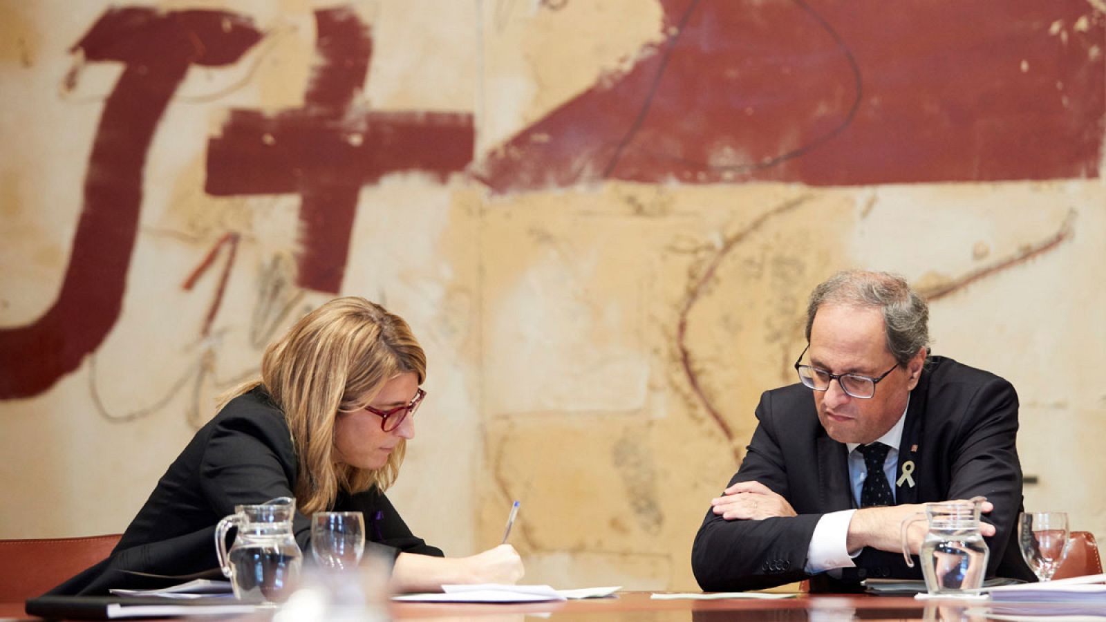 El presidente de la Generalitat, Quim Torra, y su vicepresidenta, Elsa Artadi, en la reunión del gobierno catalán