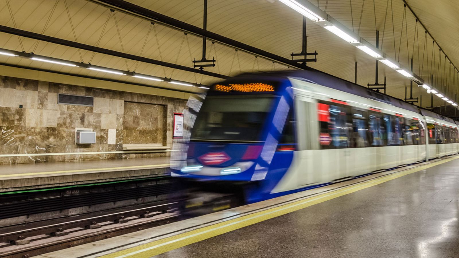 El 'Black Friday' ha sido el cuarto día con más viajeros de la historia del Metro de Madrid