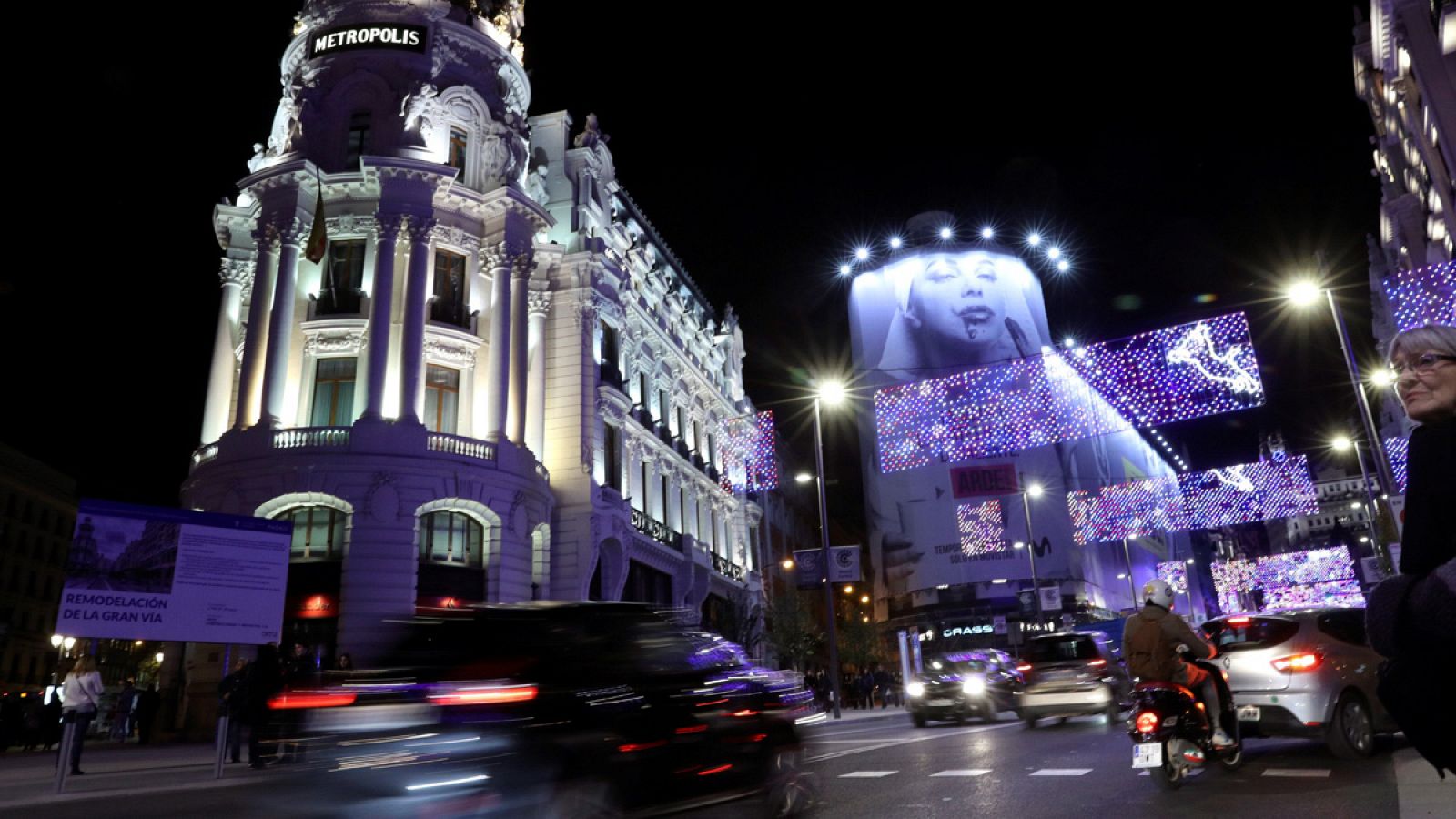 Vista de la calle Alcalá de Madrid, durante el tradicional encendido de luces de Navidad