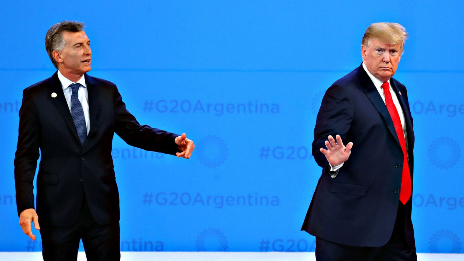 El presidente argentino, Mauricio Macri, recibe al presidente de Estados Unidos, Donald Trump, en la cumbre del G20