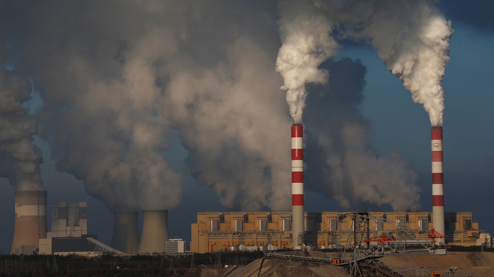 Central termoeléctrica de Belchatow, Polonia, la planta de carbón más grande de Europa