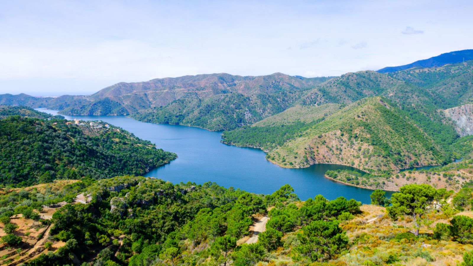 La Sierra de las Nieves ya cuenta con el reconocimiento de Parque Natural, Reserva de la Biosfera y espacio de la Red Natura 2000.
