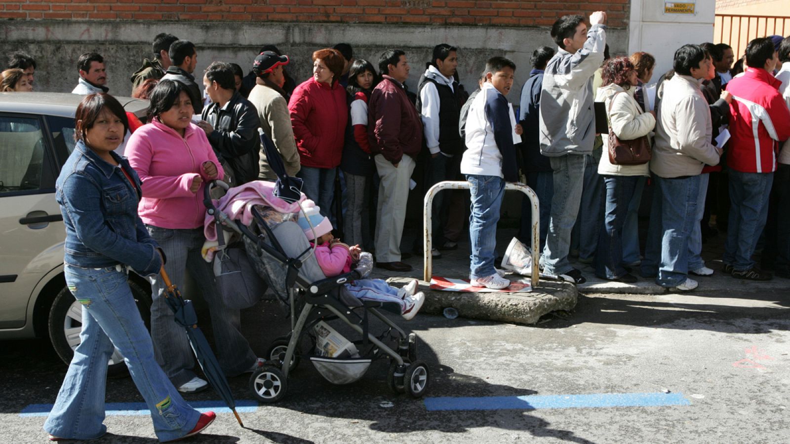 El aumento de la inmigración compensa la pérdida de población en España