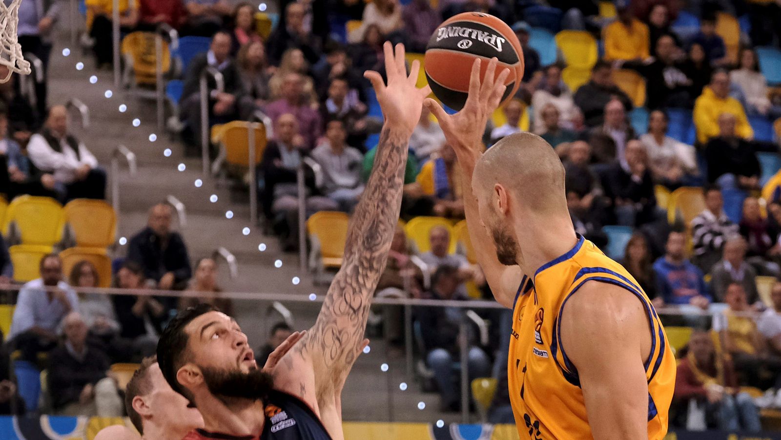 Baskonia le gana la partida a Herbalife y el Barça cae ante Olympiacos