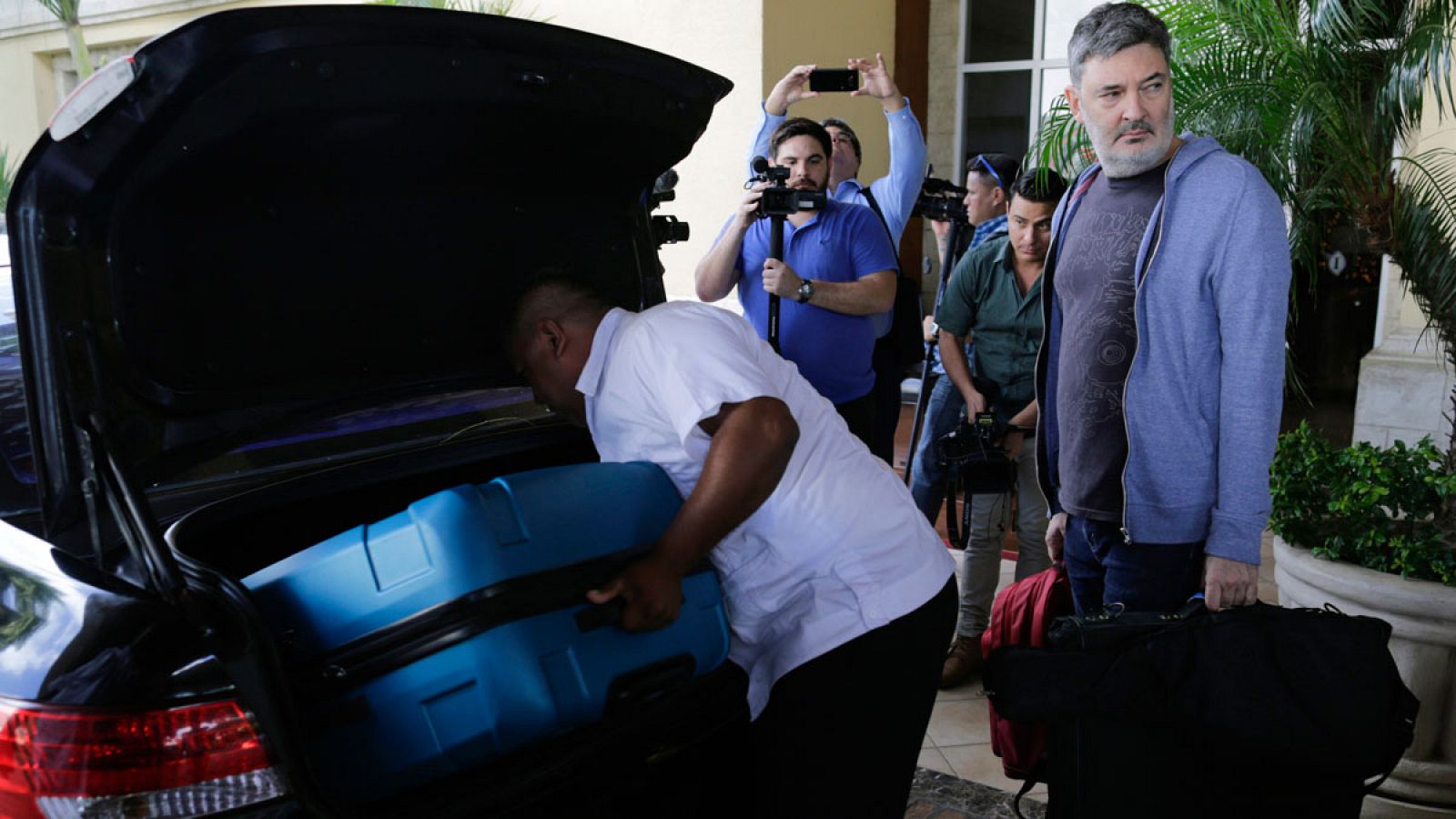 Pablo Parenti, miembro del GIEI, deja su hotel después de que el gobierno nicaragüense expulsara del país el seguimiento especial de la Comisión Interamericana de Derechos Humanos (CIDH).