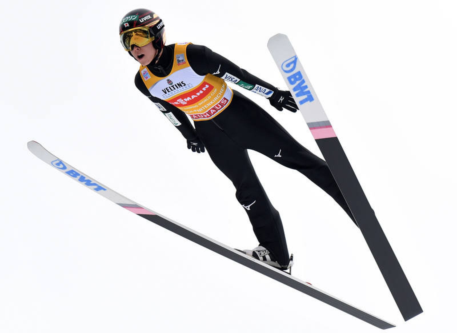 Saltos de Esquí | El japonés Kobayashi refuerza su liderato ganar los saltos en Garmish-Partenkirchen - RTVE.es