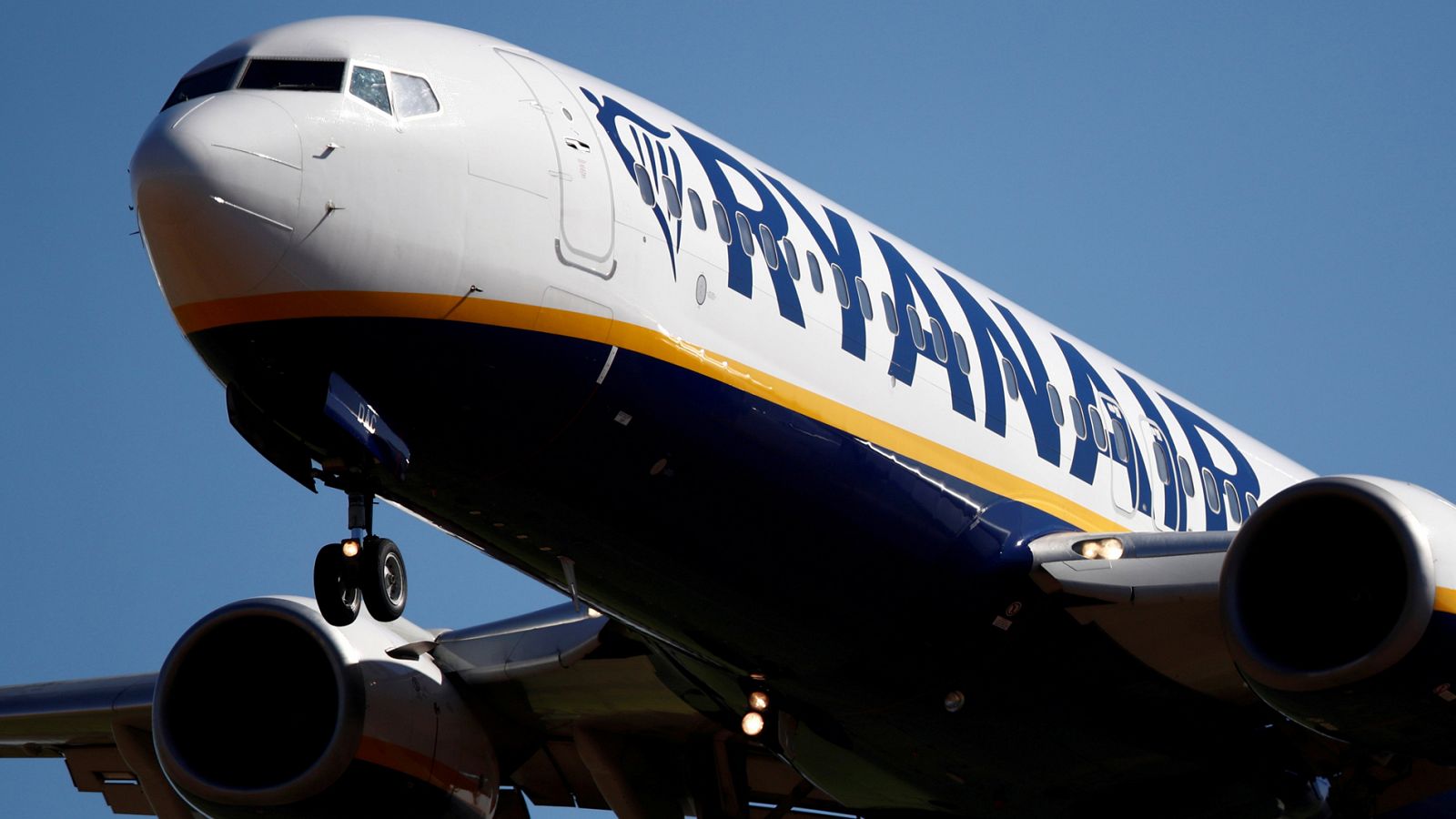 Los sindicatos desconvocan la huelga de tripulantes de cabina de Ryanair