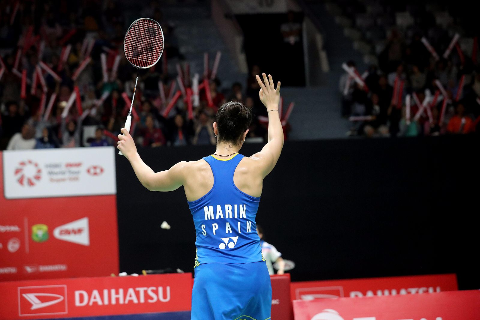 Carolina Marín saluda al público del Masters de Indonesia 2019, en Yakarta