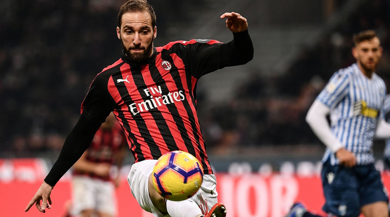 Higuaín ya es nuevo jugador del Chelsea.