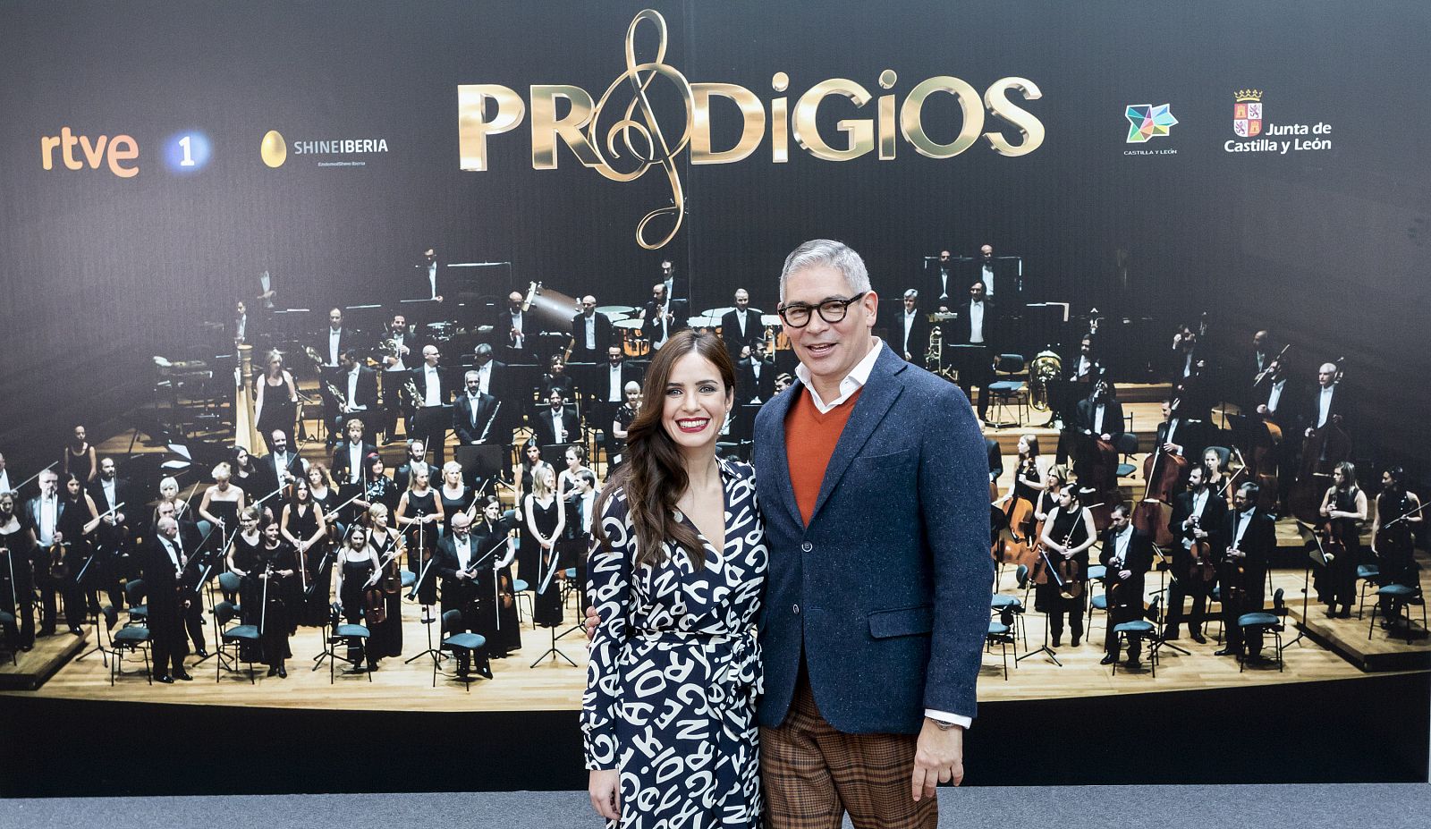 Paula Prendes y Boris Izaguirre, presentadores de 'Prodigios'
