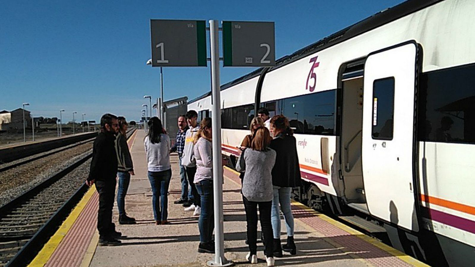 El tren parado en Oropesa, Toledo