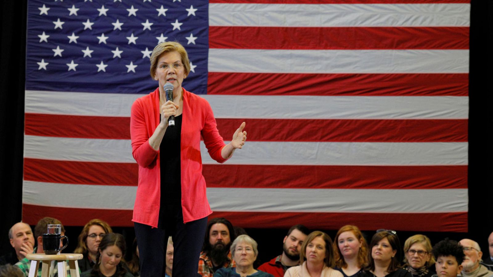 Foto de archivo de la senadora demócrata Elizabeth Warren durante un acto New Hampshire, Estados Unidos.