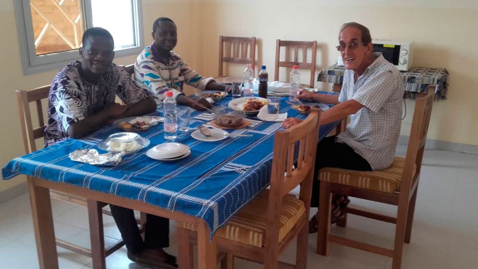 El salesiano asesinado en Burkina Faso con miembros de su congregación