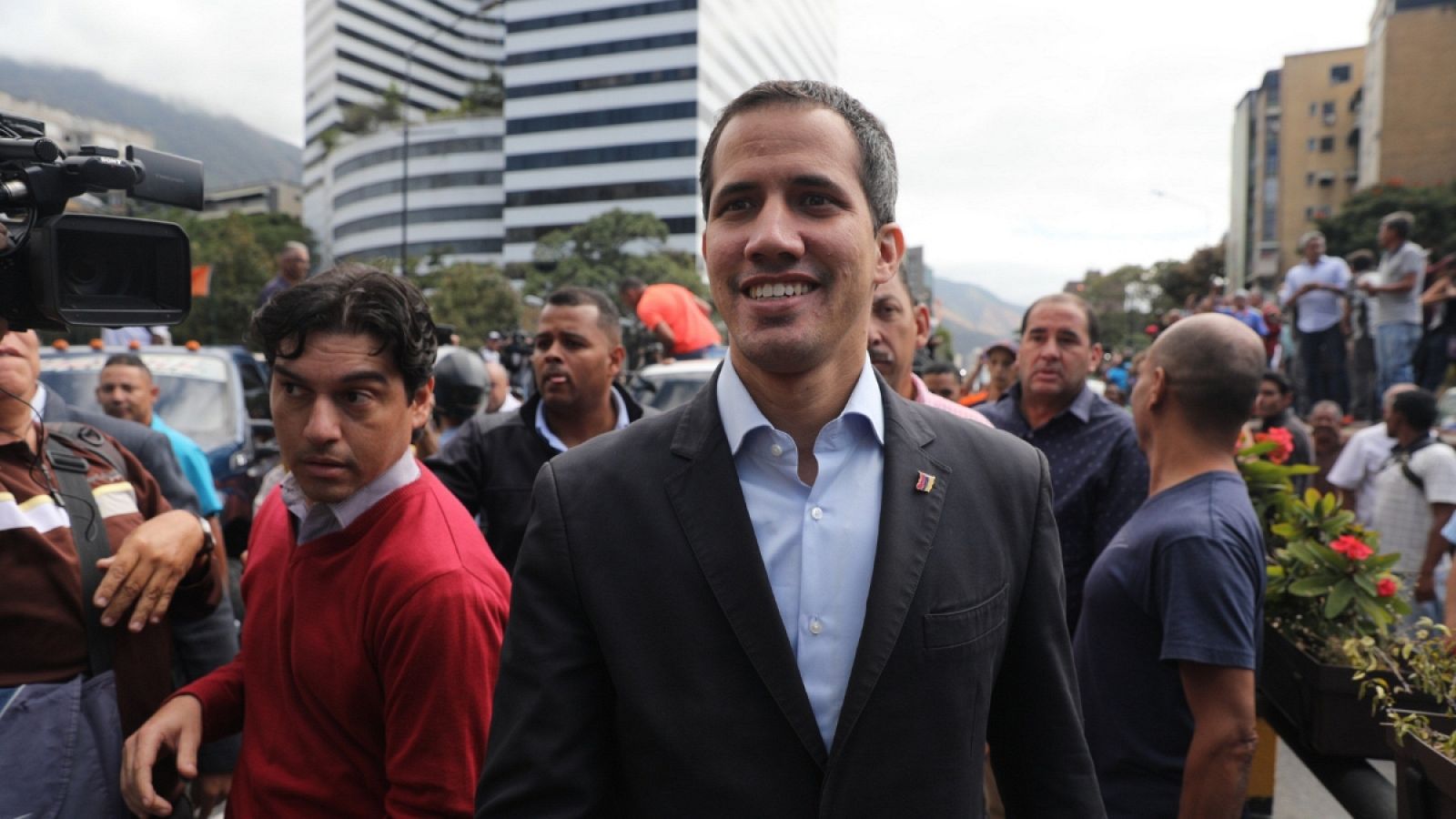 Juan Guaidó llega a una reunión con transportistas en el municipio caraqueño de Chacao