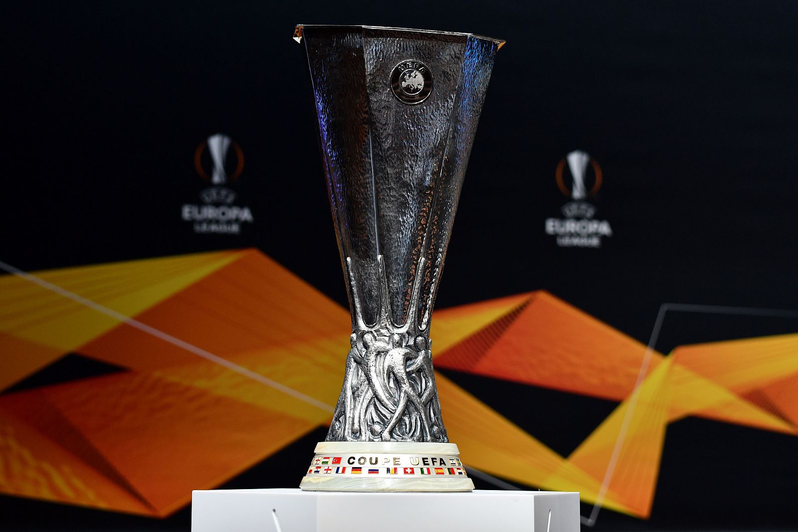 Imagen del trofeo de la Europa League.