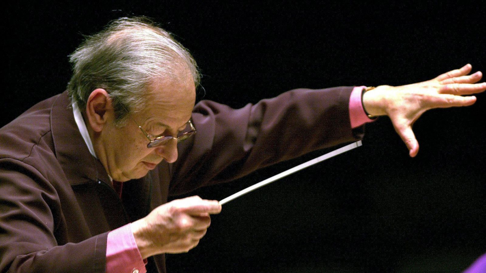 André Previn, compositor y director de orquesta ganador de cuatro premios Oscar, en una imagen de 2002.