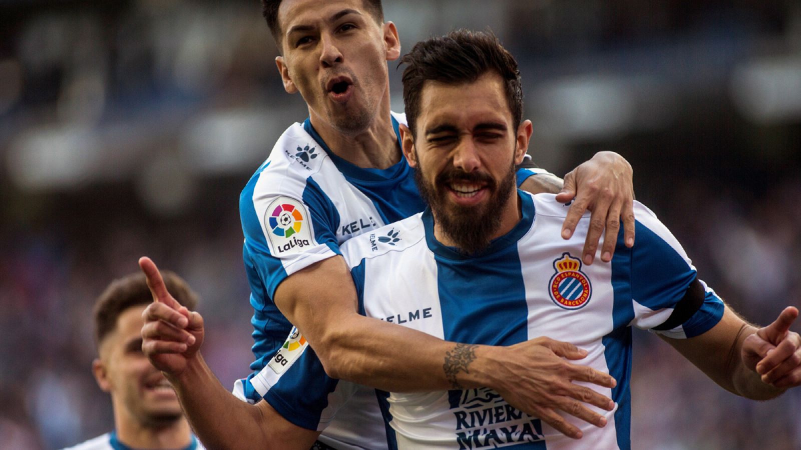 Borja Iglesias celebra el primer gol