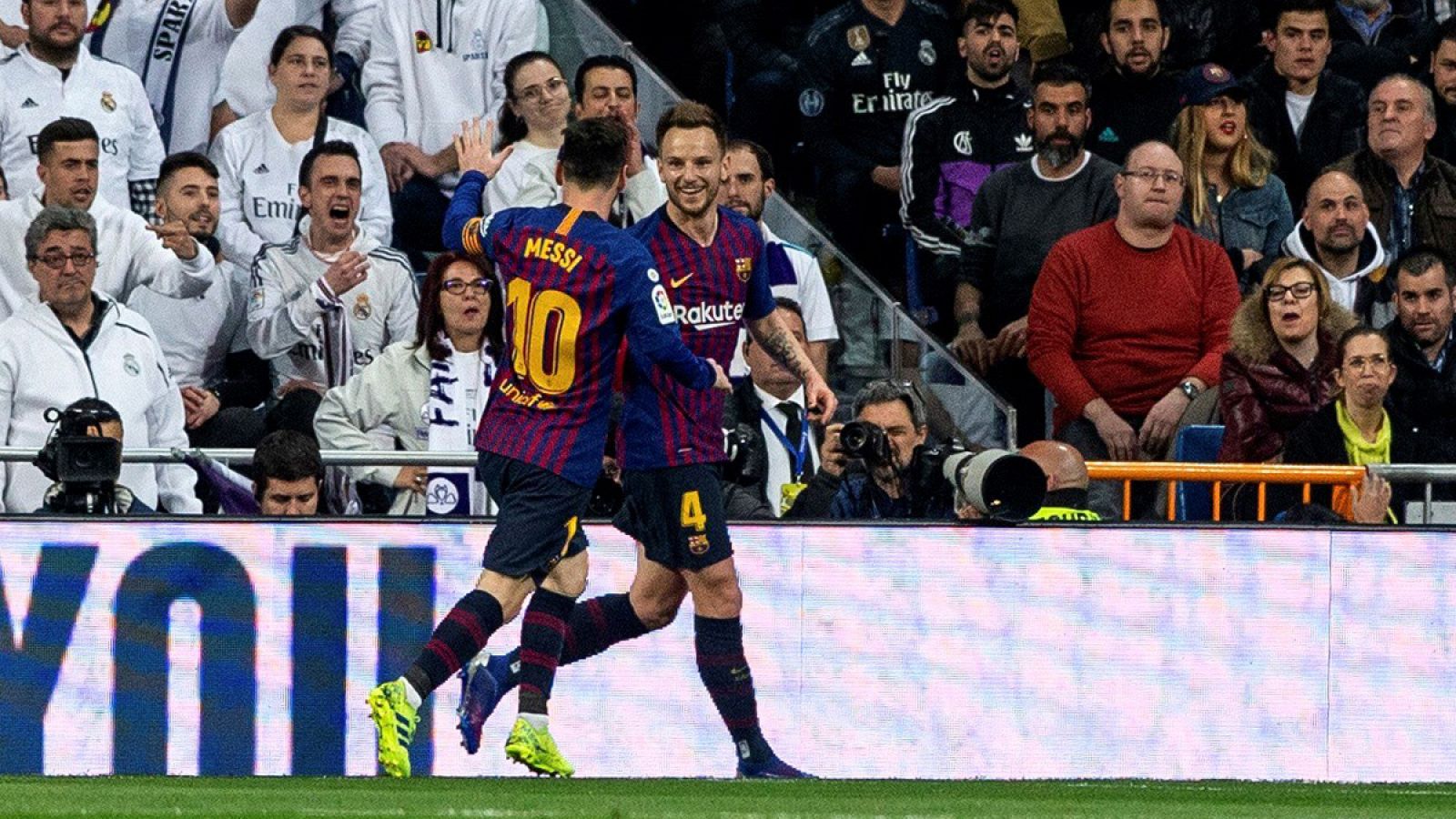 Rakitic celebra el gol de la victoria del Barça en el Bernabeu