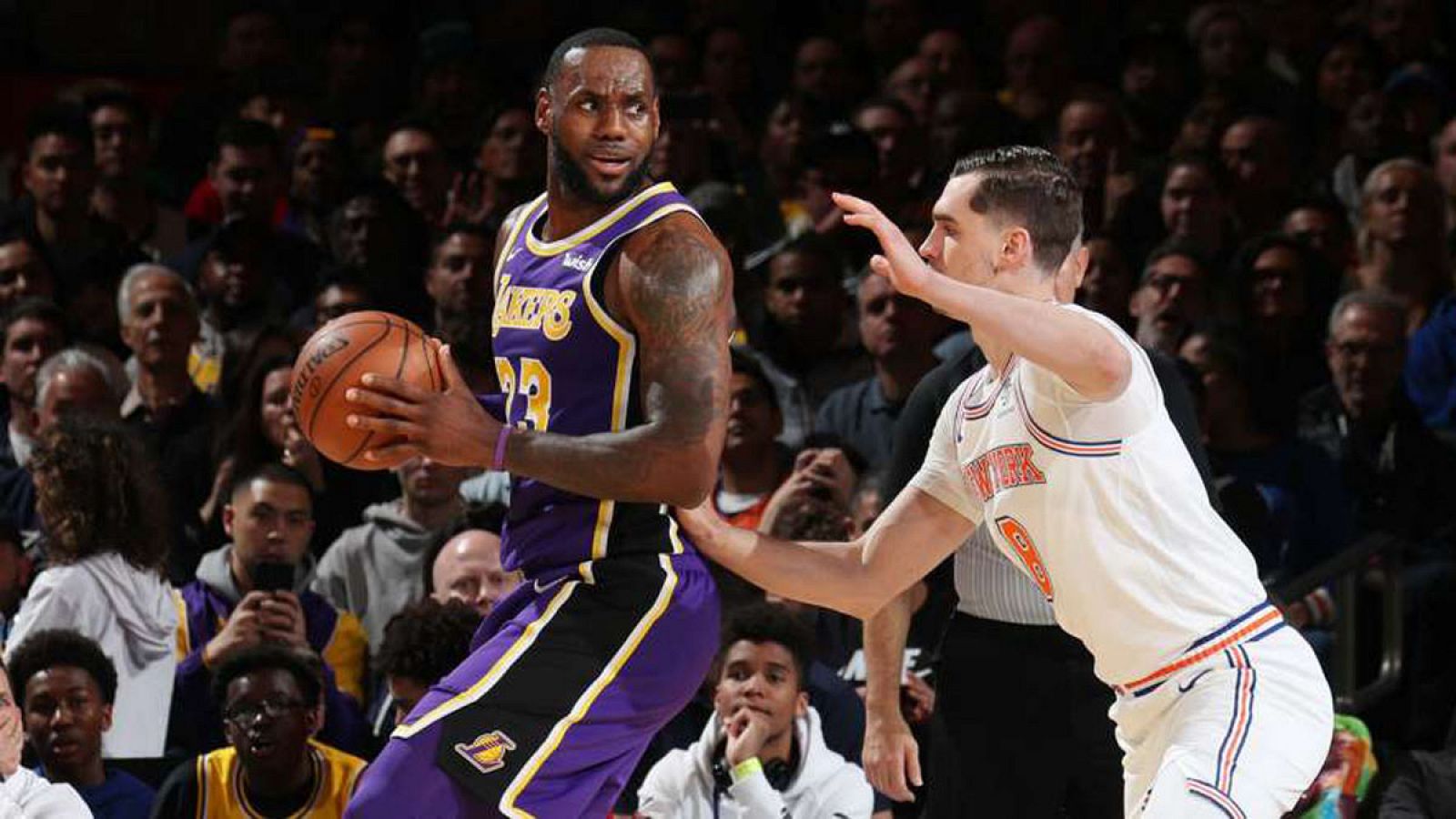 LeBron James, cubierto por Hezonja