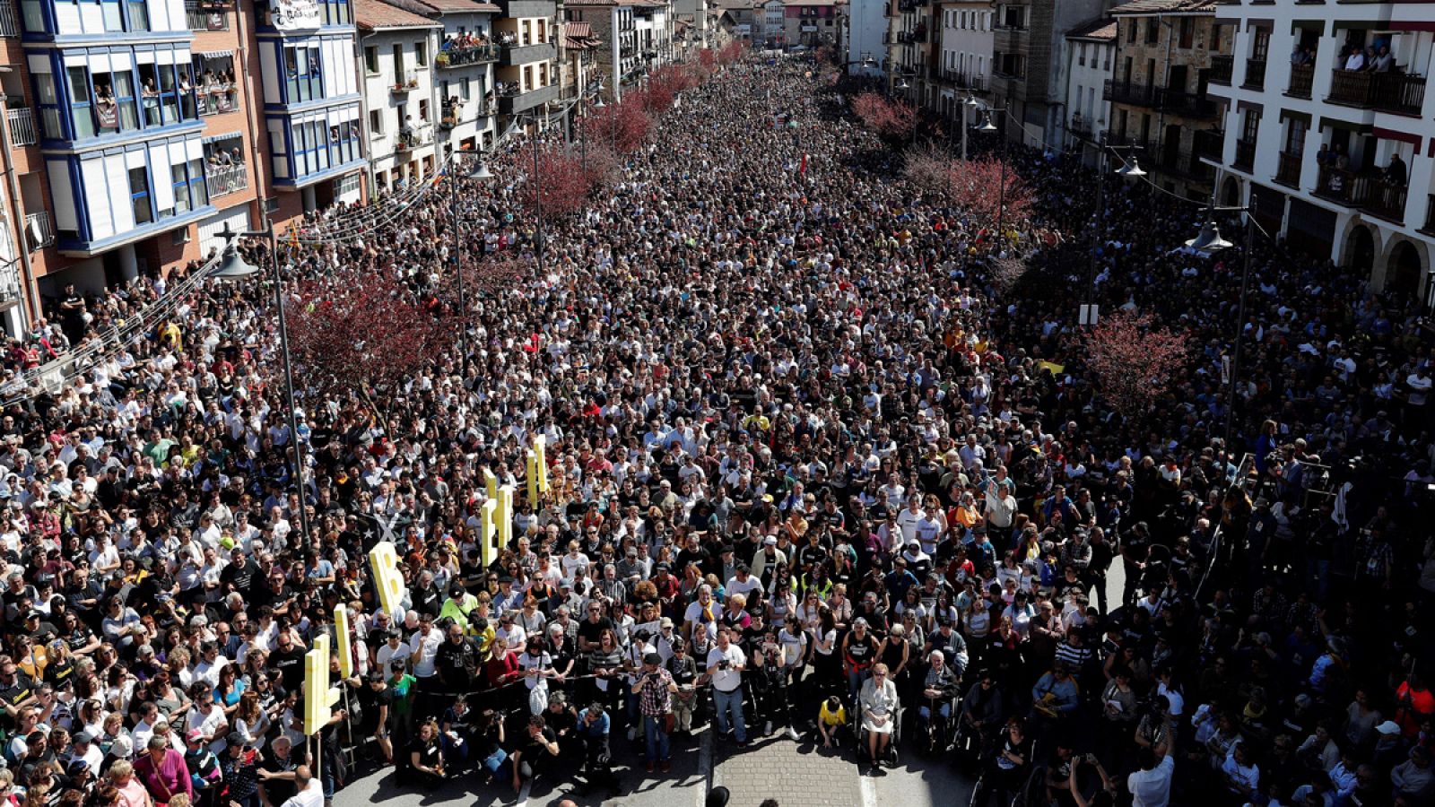 Manifestación en Alsasua contra la sentencia a los ocho jóvenes que agredieron a dos guardias civiles y sus parejas