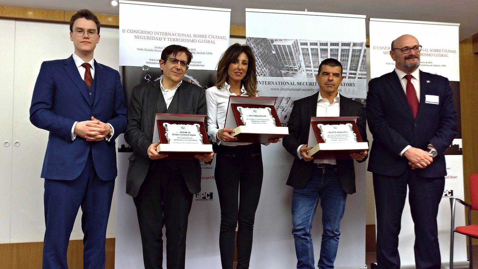 Emilio Andreu recoge el Premio del Observatorio Internacional de Seguridad al programa de RNE 'Radar 3.0'
