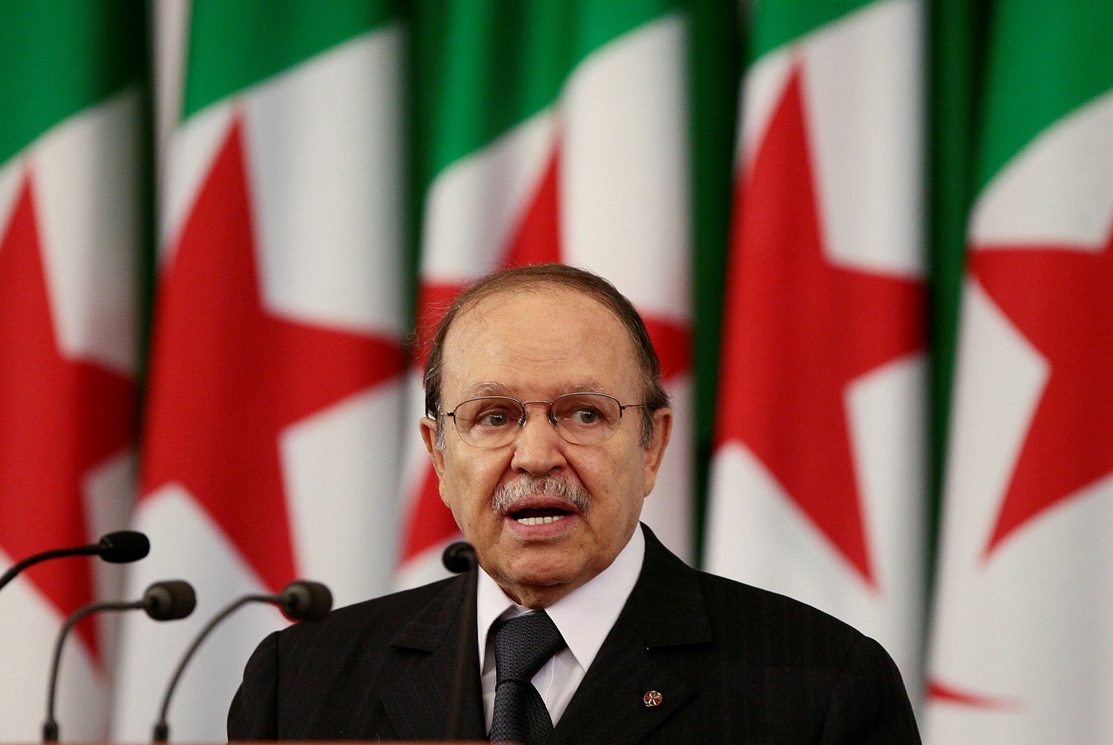 Fotografía de archivo de 2009 en la que aparece el presidente de Argelia, Abdelaziz Bouteflika