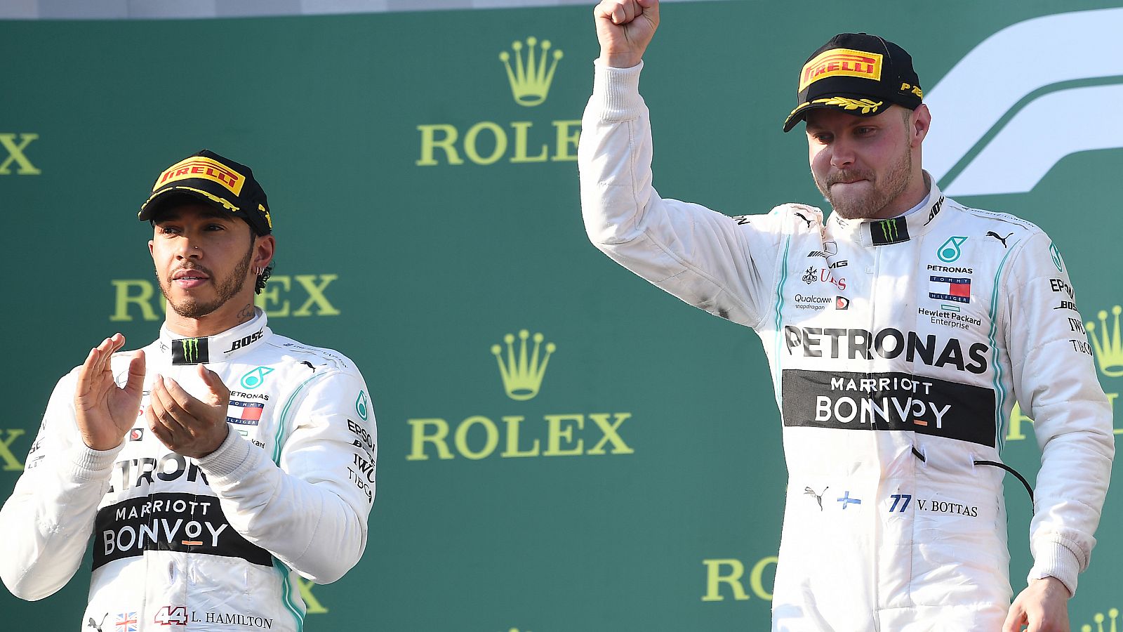 Lewis Hamilton y Valteri Bottas, en el podio del GP de Australia.