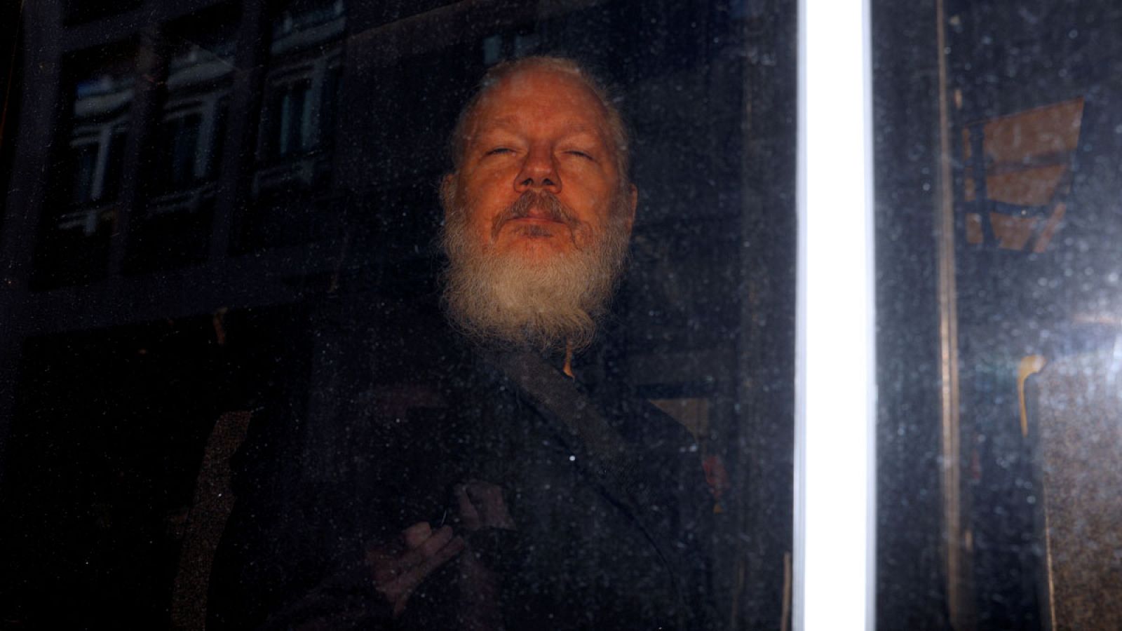 El fundador de Wikileaks, Julian Assange, detenido por la policía británica