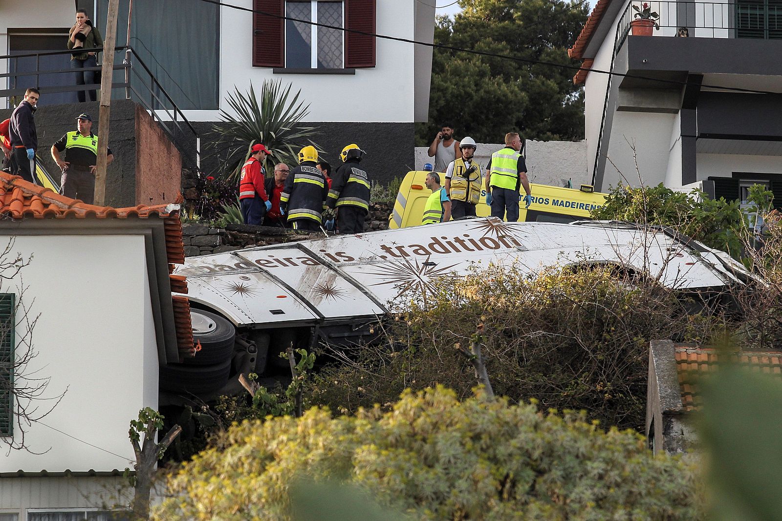 Al menos 28 muertos en un accidente de un autobús turístico en Madeira