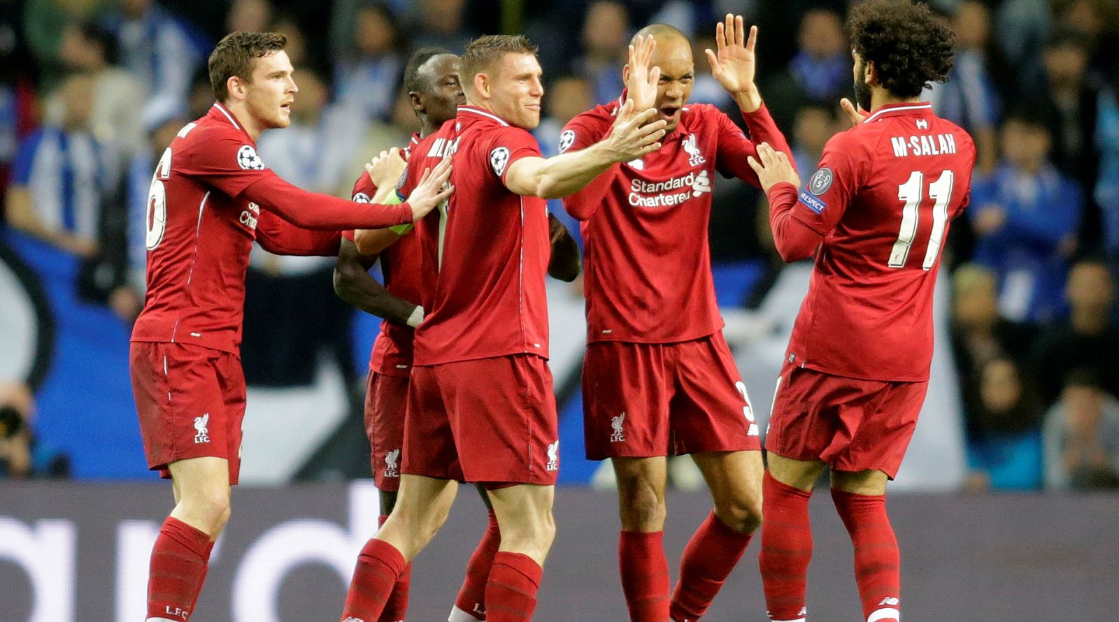 Los jugadores del Liverpool celebran el pase a semifinales.
