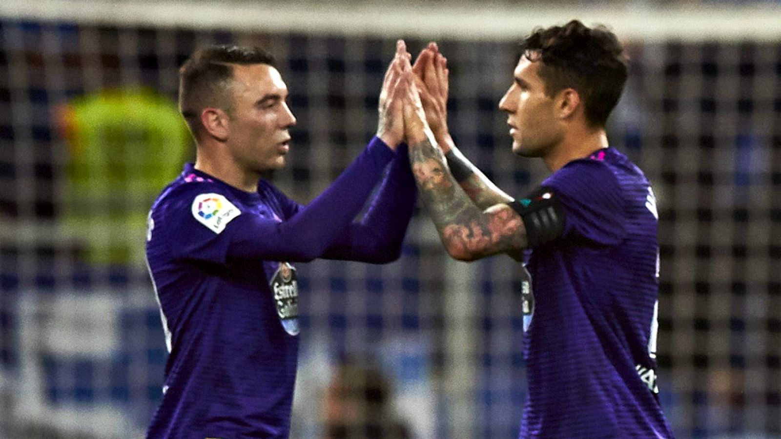 Iago Aspas (i) y Hugo Mallo celebran el gol del equipo vigués durante el encuentro.