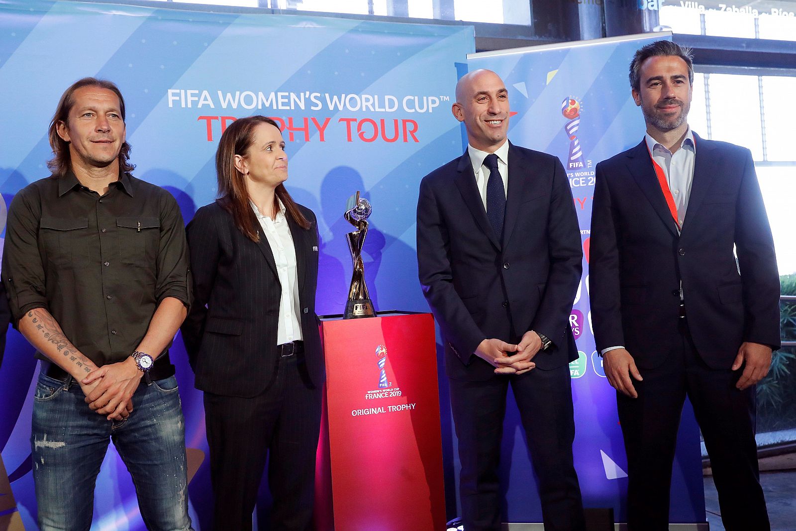 El trofeo de la Copa del Mundo femenina llega a la Ciudad del Fútbol de Las Rozas