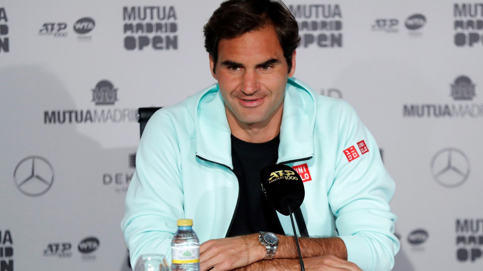 Roger Federer atiende a los medios de comunicación