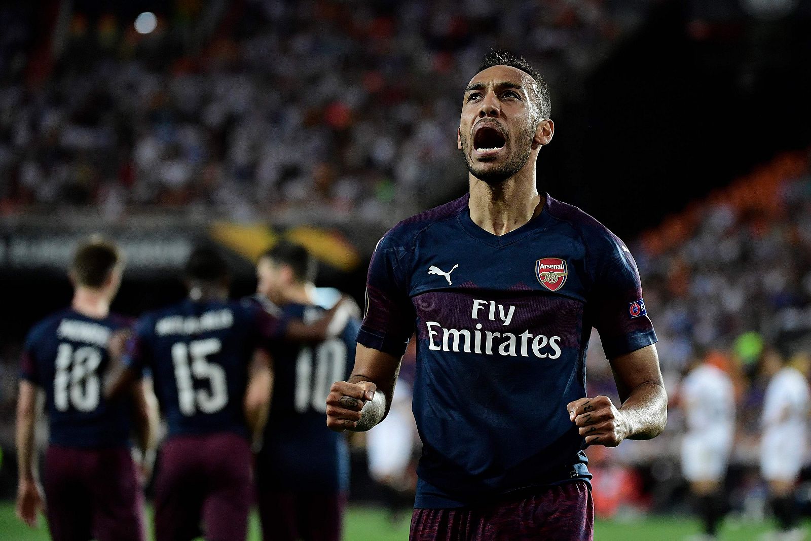 Aubameyang celebra el gol del Arsenal en Mestalla.