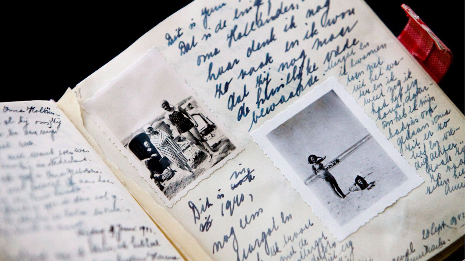 Ejemplar del 'Diario de Anna Frank' expuesto en el museo de Anna Frank en Amsterdam