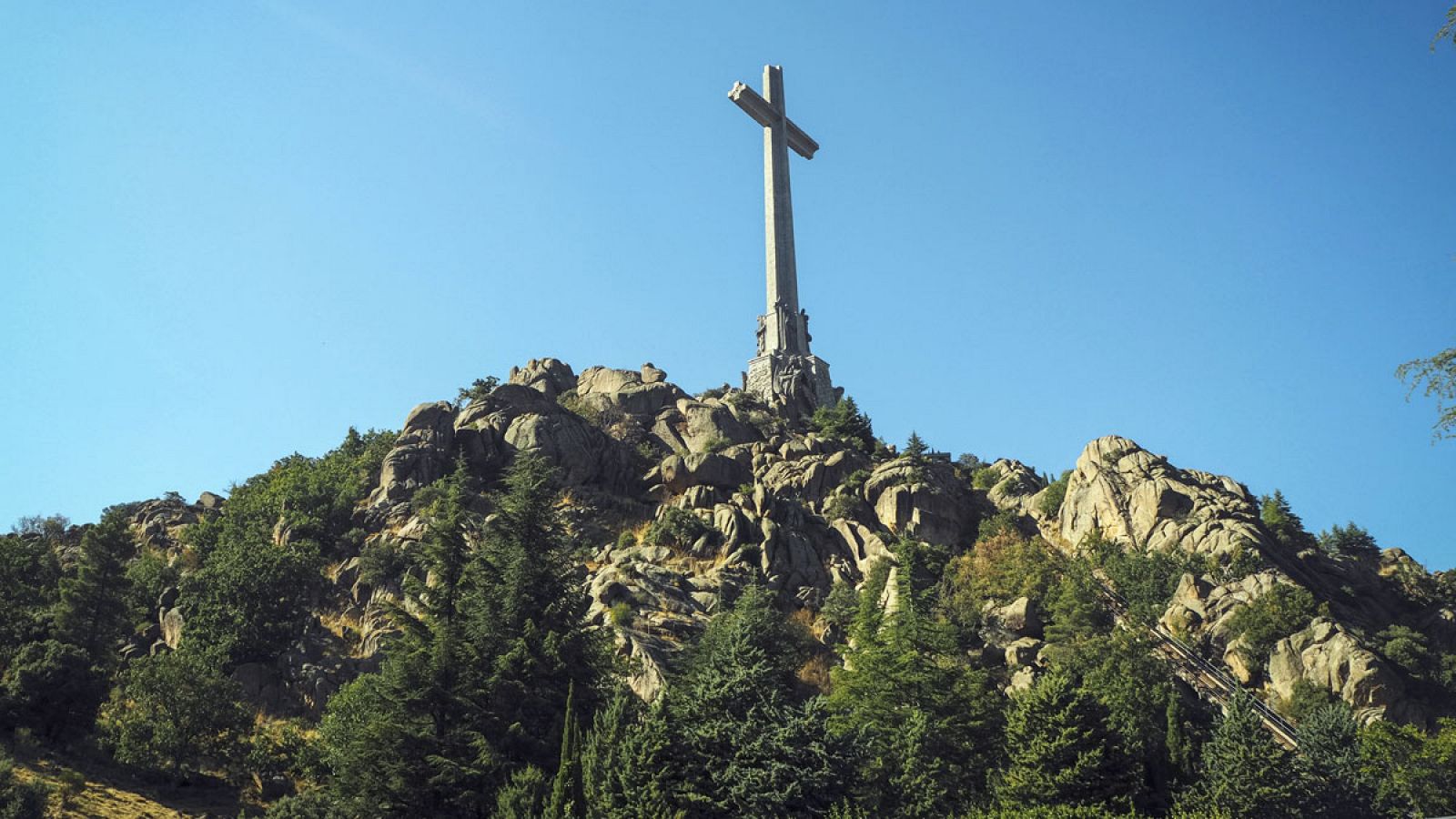 Vista general del Valle de los Caídos, un monumento construido entre 1940 y 1958, considerado como el mayor símbolo del franquismo en España