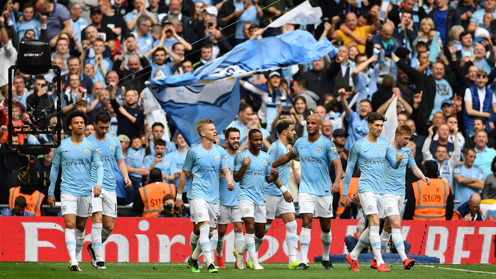 El Manchester City celebra uno de los seis goles de la final de FA Cup
