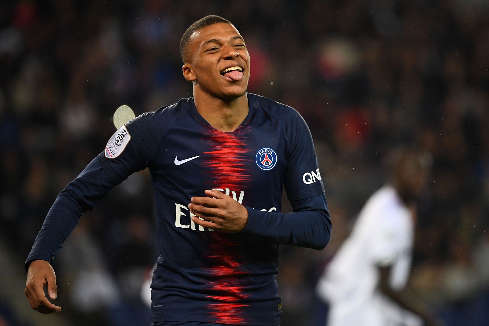 Imagen de archivo del francés Kylian Mbappe celebrando un gol con el PSG.