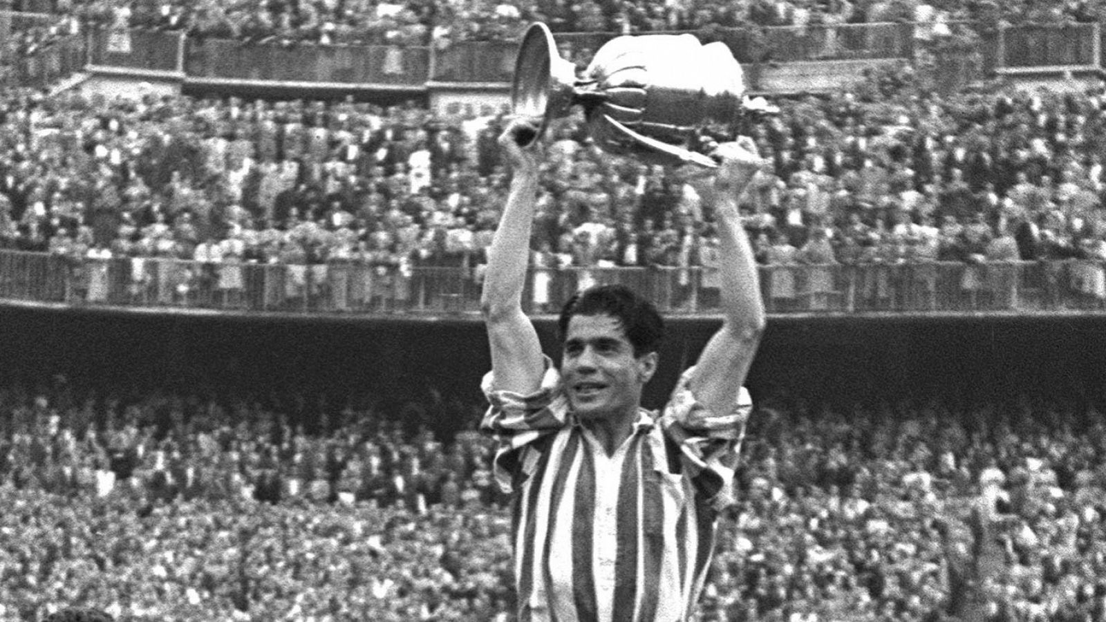 Gainza levanta la Copa del Generalísimo de 1956