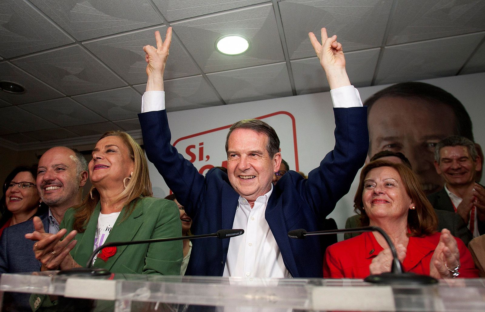 Abel Caballero celebra su mayoría absoluta en el Ayuntamiento de Vigo