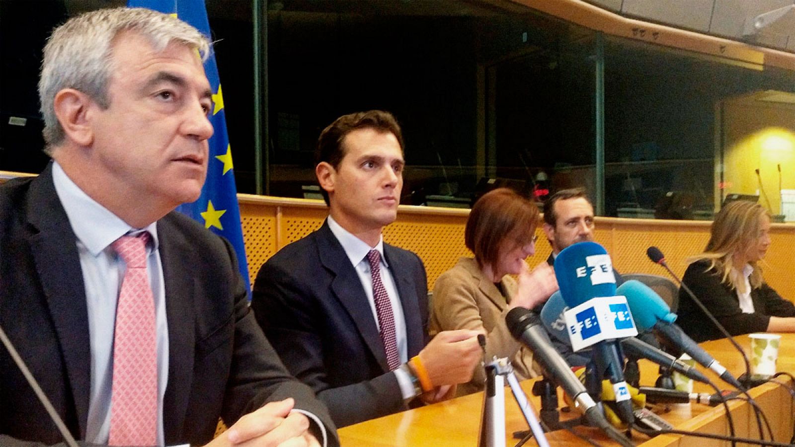 El presidente de Ciudadanos, Albert Rivera (2i), junto a Luis Garicano (i)