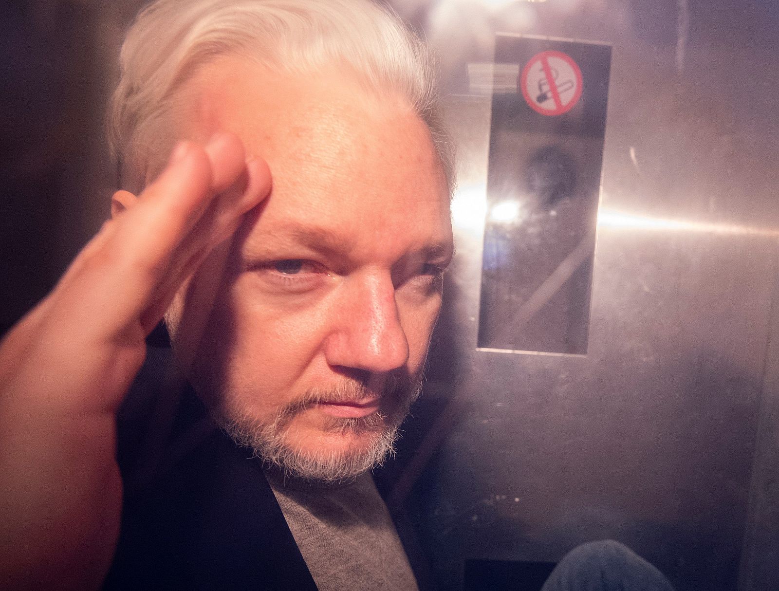 Suecia rechaza emitir orden de detención contra Assange por violación